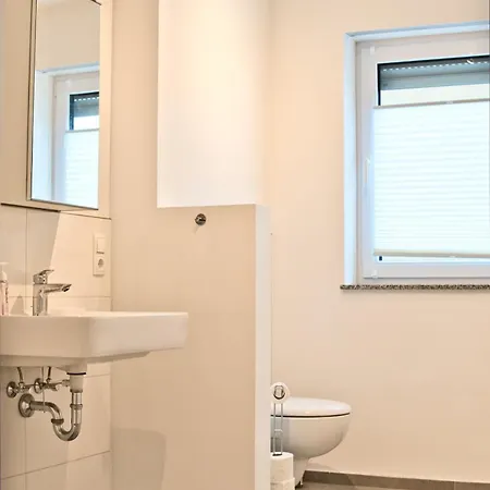 Apartman Stylische Mit Balkon - Perfekt Fuer Gruppen