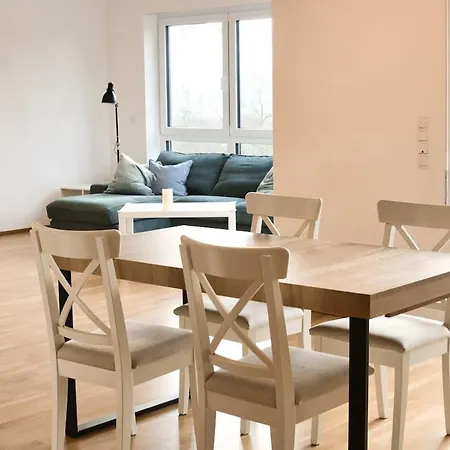 Stylische Mit Balkon - Perfekt Fuer Gruppen Apartman *