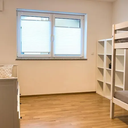 Stylische Mit Balkon - Perfekt Fuer Gruppen